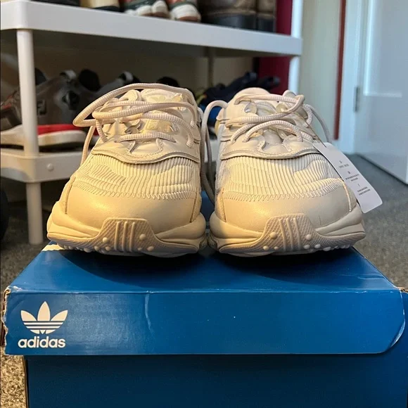BNWT Adidas Ozweego sneakers. US men’s 10 - Picture 6 of 6